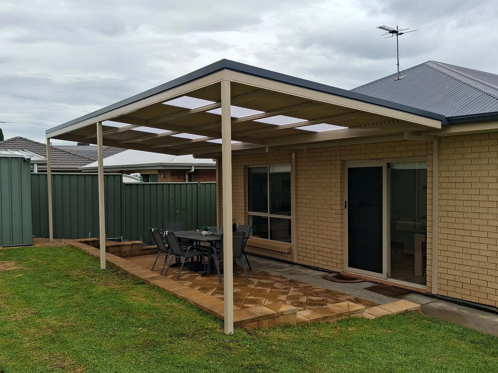 Custom steel verandah Adelaide with Colorbond roof by Aldinga Home Improvements